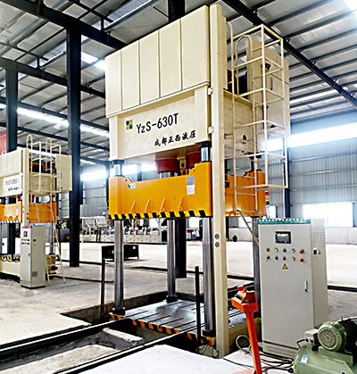 四川達(dá)州客戶定制的630噸四柱液壓機介紹技術(shù)參數(shù)電機和價格，由成都正西液壓機供應(yīng)，希望對選購中有所幫助